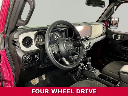 Used 2024 Jeep Gladiator Sport AWD/4WD image 18