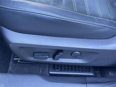 Used 2024 Mitsubishi Outlander SE Black Edition image 13