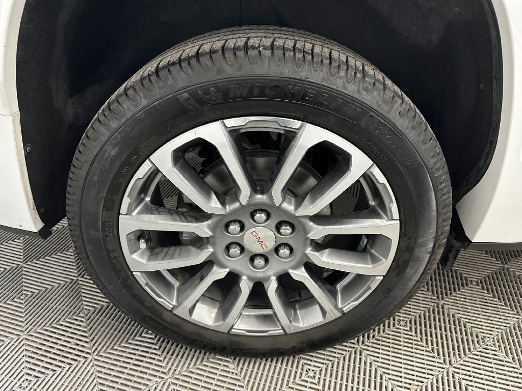 Used 2023 GMC Acadia Denali w/ Denali Technology Package FWD image 19