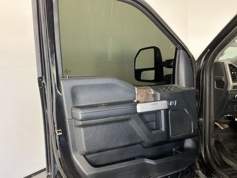 Used 2019 Ford F350 Lariat w/ Lariat Ultimate Package AWD/4WD image 8