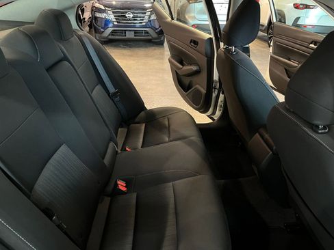Used 2025 Nissan Altima 2.5 SV FWD image 36