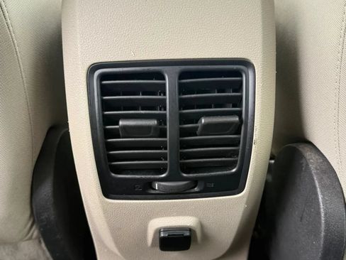 Used 2018 Ford Escape SE FWD image 11