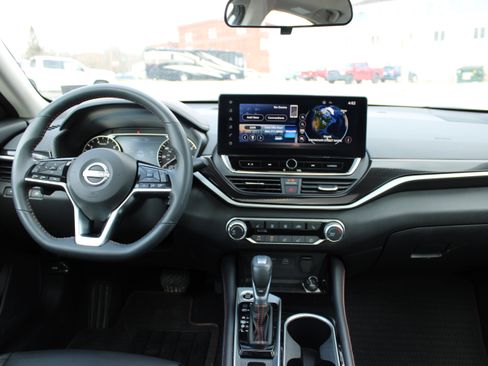 Used 2023 Nissan Altima 2.5 SR w/ SR Premium Package image 15