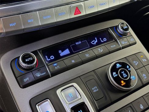 Used 2022 Hyundai Palisade Calligraphy AWD/4WD image 17