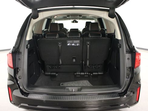 Used 2025 Honda Odyssey Elite image 16