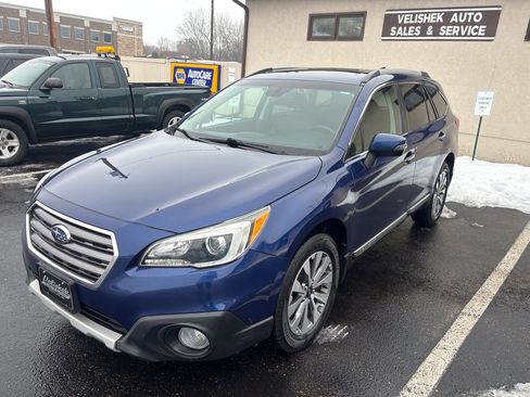 Used 2017 Subaru Outback 2.5i Touring image 7