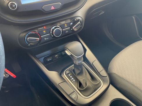 Used 2025 Kia Soul LX w/ LX Technology Package image 35