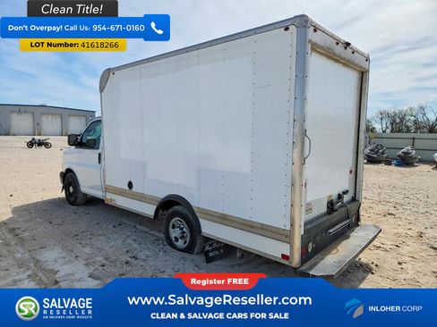 Used 2018 Chevrolet Express 3500 w/ Driver Convenience Package RWD image 3