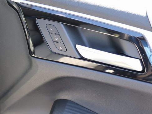 New 2025 Mitsubishi Outlander SEL image 15