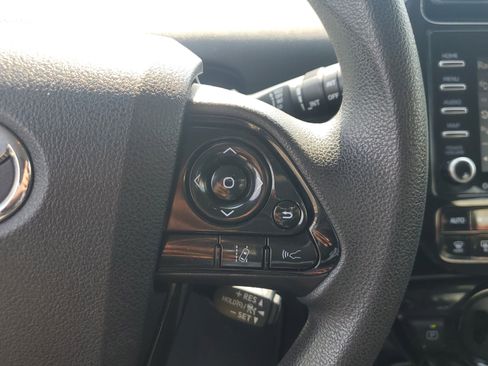 Used 2022 Toyota Prius LE image 26