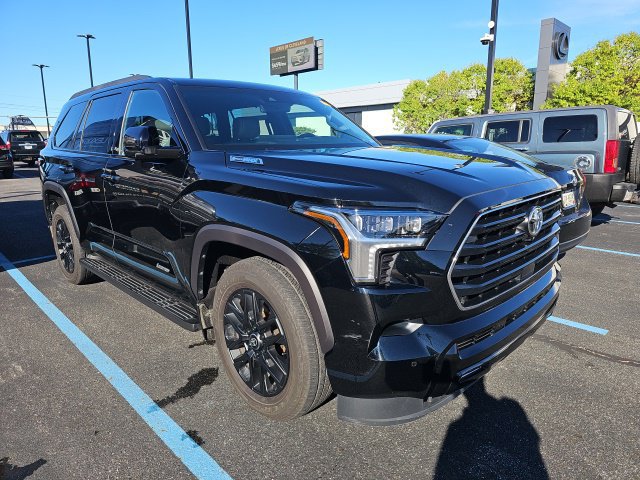 Used 2026 Toyota Sequoia Limited w/ Tow Technology Package AWD/4WD image 2