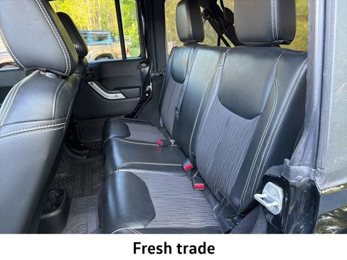 Used 2014 Jeep Wrangler Unlimited Sport image 9