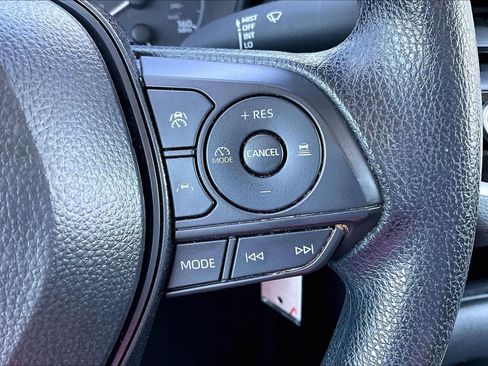 Used 2025 Toyota Corolla LE FWD image 21