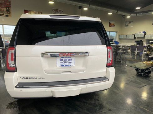 Used 2015 GMC Yukon XL Denali w/ Touring Package AWD/4WD image 8