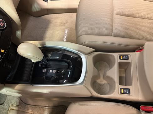 Used 2014 Nissan Rogue SL w/ SL Premium Package image 19