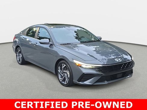 Used 2025 Hyundai Elantra Limited image 3