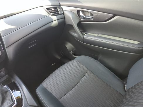 Used 2018 Nissan Rogue SV FWD image 29