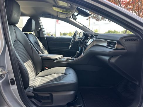 Certified 2020 Toyota Camry SE image 13