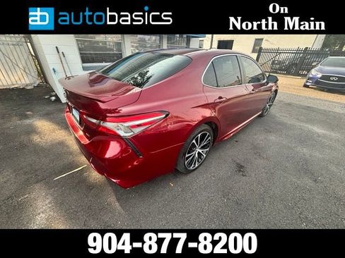 Used 2018 Toyota Camry SE w/ Moonroof Package FWD image 6