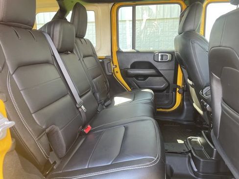 Used 2021 Jeep Wrangler Unlimited Sahara w/ Uconnect 4C Nav & Sound Group AWD/4WD image 14