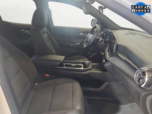 Used 2025 Chevrolet Equinox LT image 15