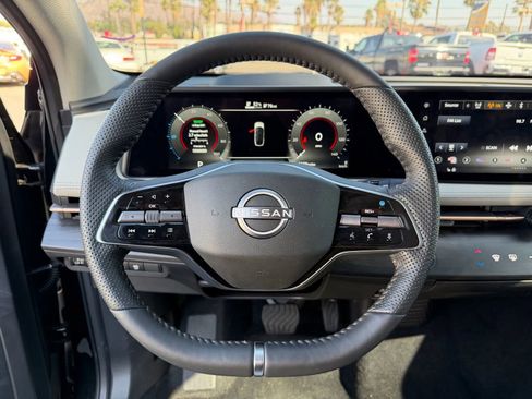 Used 2025 Nissan Ariya AWD image 18