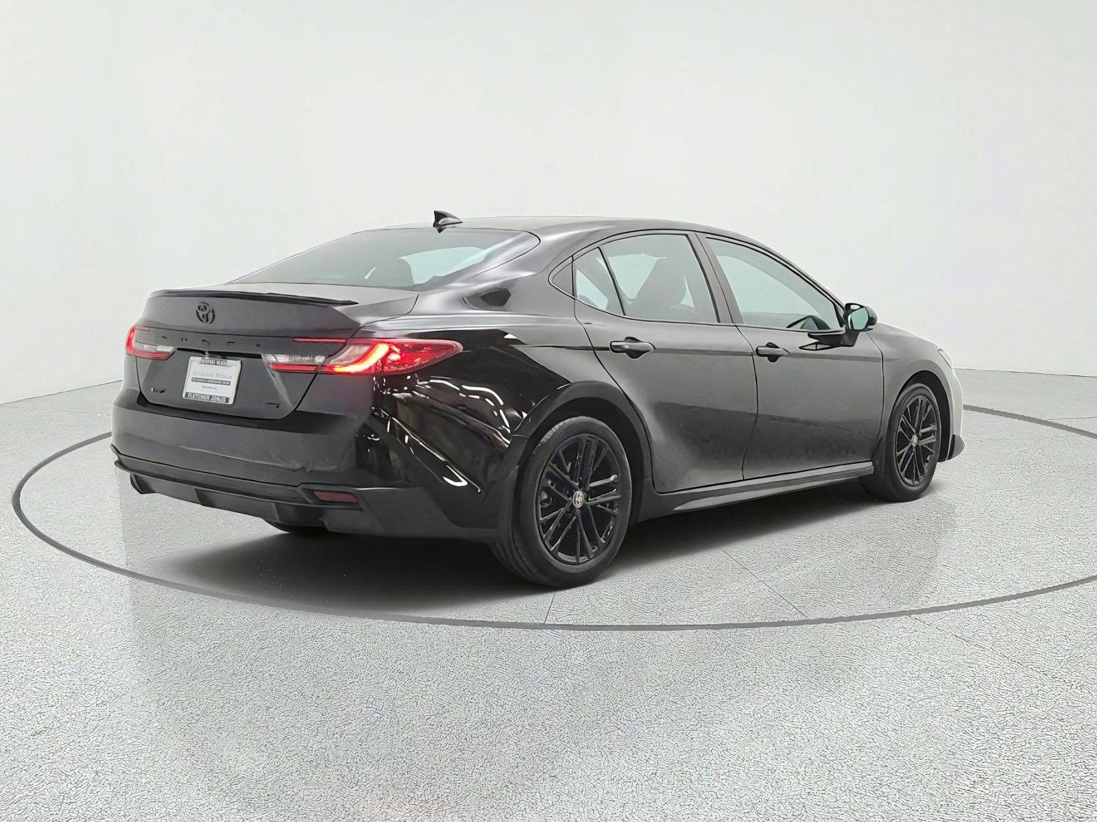 Used 2025 Toyota Camry SE w/ Convenience Package FWD image 5