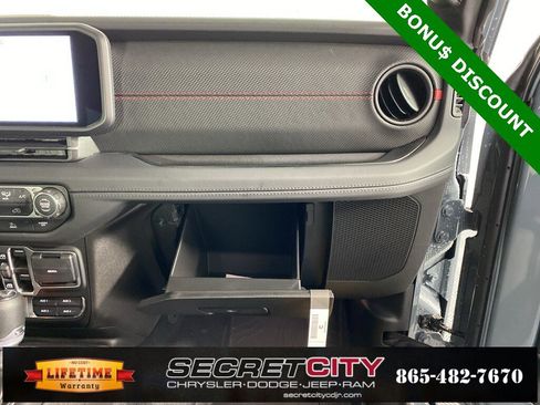 New 2026 Jeep Wrangler Unlimited Rubicon w/ Steel Bumper Group image 32