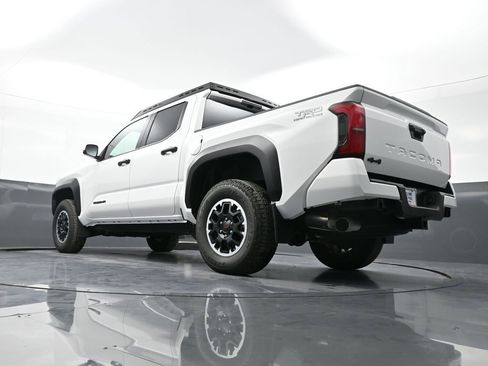 New 2024 Toyota Tacoma TRD Off-Road image 29
