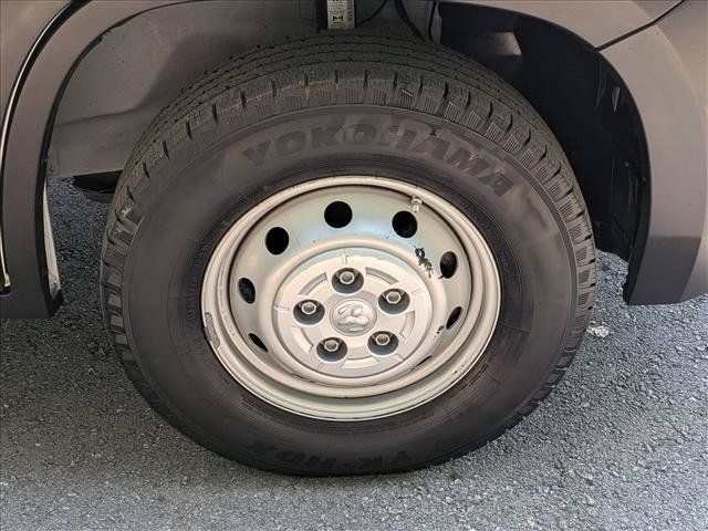 Used 2023 RAM ProMaster 2500 w/ Driver Convenience Group FWD image 7