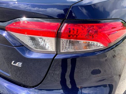 Used 2025 Toyota Corolla LE FWD image 30