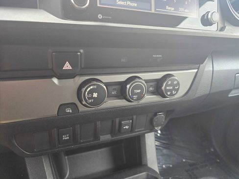 Used 2022 Toyota Tacoma SR image 28