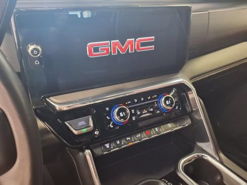 Used 2024 GMC Sierra 3500 Denali Ultimate AWD/4WD image 15