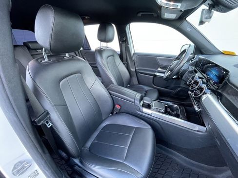 Used 2022 Mercedes-Benz GLB 250 GLB 250 image 32