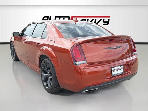 Used 2021 Chrysler 300 S w/ S Model Appearance Package RWD image 5