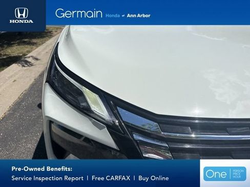 Used 2024 Nissan Rogue S FWD image 3