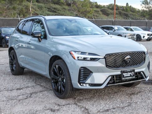 New 2026 Volvo XC60 B5 Ultra w/ Climate Package PRO image 3