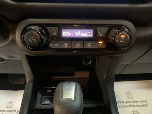 Used 2023 Nissan Kicks SR w/ SR Premium Package FWD image 24