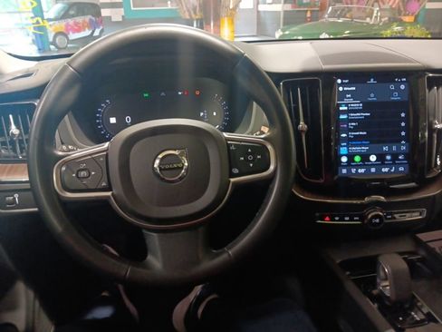 Used 2022 Volvo XC60 B5 Momentum AWD/4WD image 5