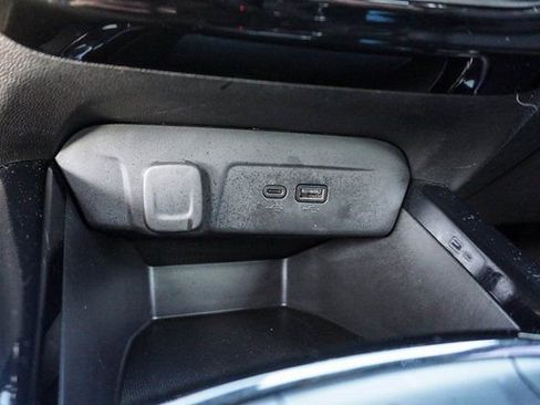 Used 2024 Chevrolet Trax RS w/ Driver Confidence Package image 26