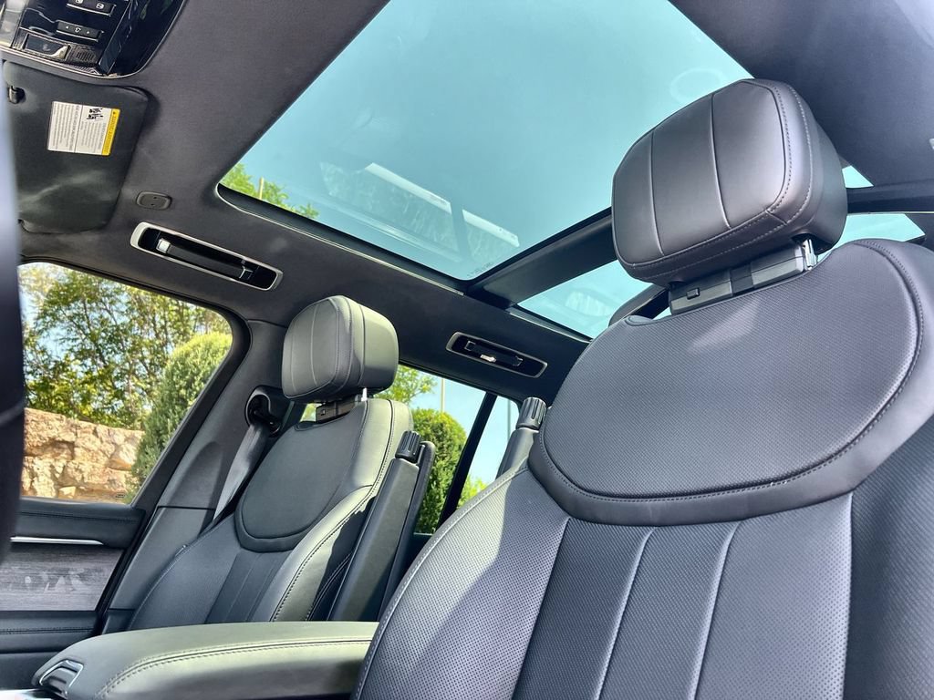 New 2026 Land Rover Range Rover SE AWD/4WD image 19