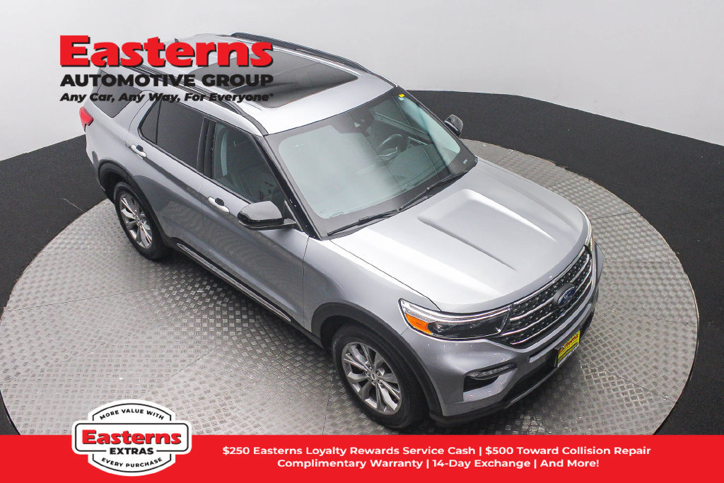 Used 2023 Ford Explorer XLT w/ Equipment Group 202A AWD/4WD image 4