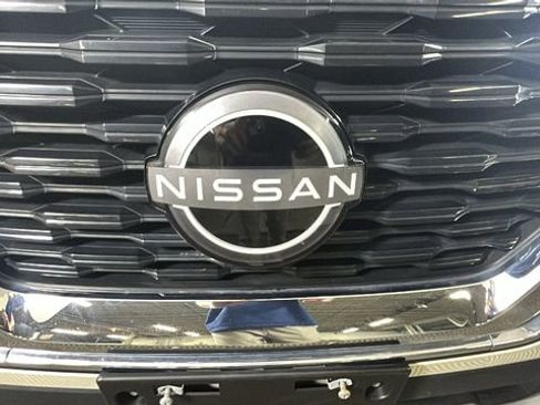 Used 2023 Nissan Rogue SV AWD/4WD image 9