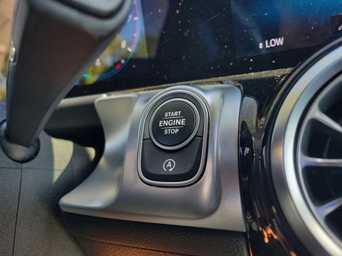 Certified 2022 Mercedes-Benz GLB 250 image 27