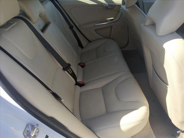 Used 2015 Volvo V60 T5 Platinum FWD image 19