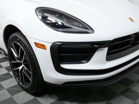 New 2026 Porsche Macan image 38