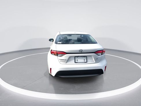 Used 2024 Toyota Corolla LE image 7