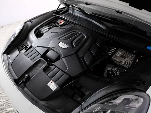 Used 2019 Porsche Cayenne S image 55