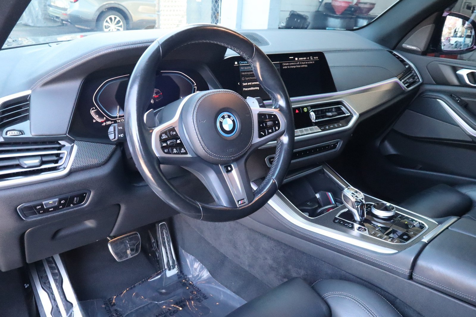 Used 2022 BMW X5 xDrive45e w/ M Sport Package AWD/4WD image 17