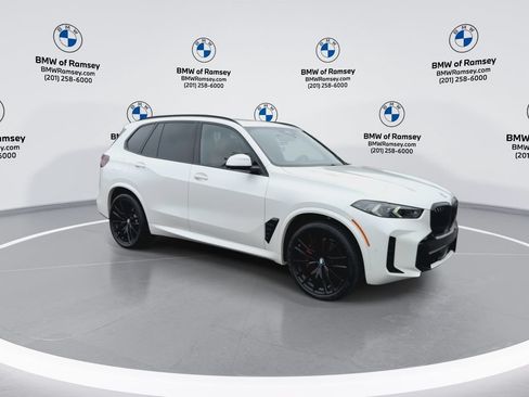 Used 2024 BMW X5 xDrive40i w/ M Sport Package AWD/4WD image 2